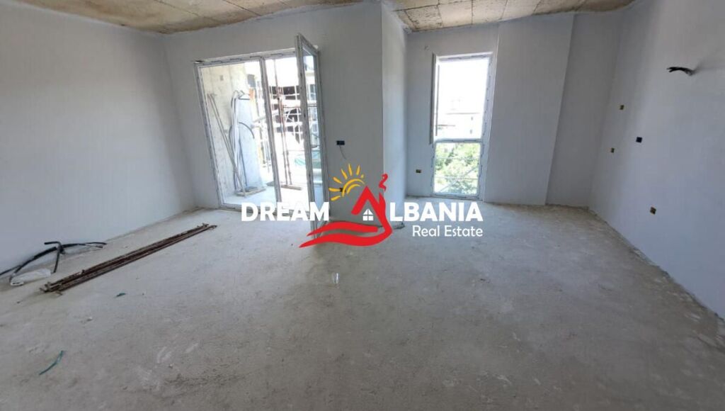 Appartamento 2+1 in vendita vicino al lago secco presso Radisson Hotel a Tirana (ID 5121001)