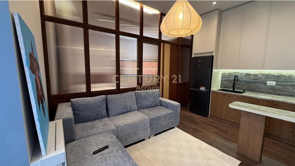Apartament 1+1 Me Qira në Pazari i Ri, Tiranë - 700€