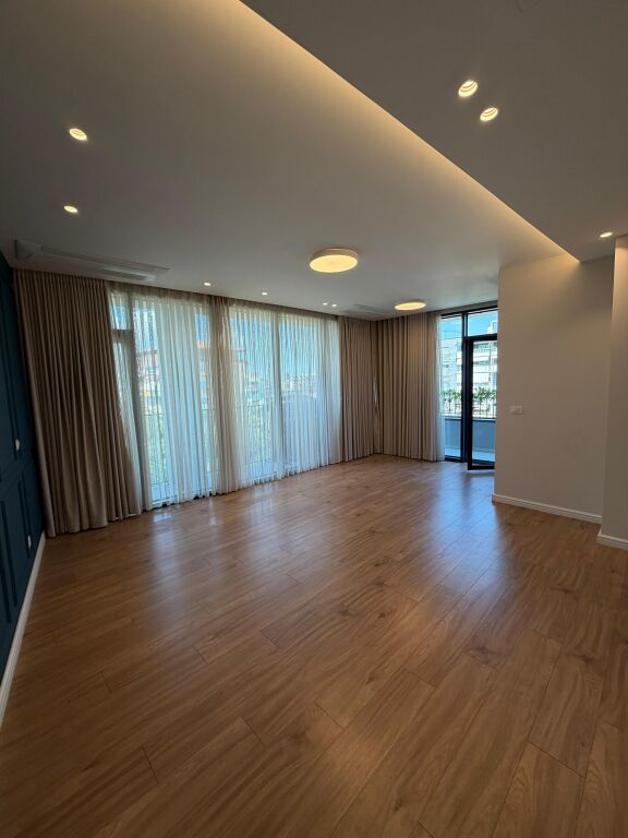 🏢 LOCALE UFFICIO IN AFFITTO – VISTA LAGO