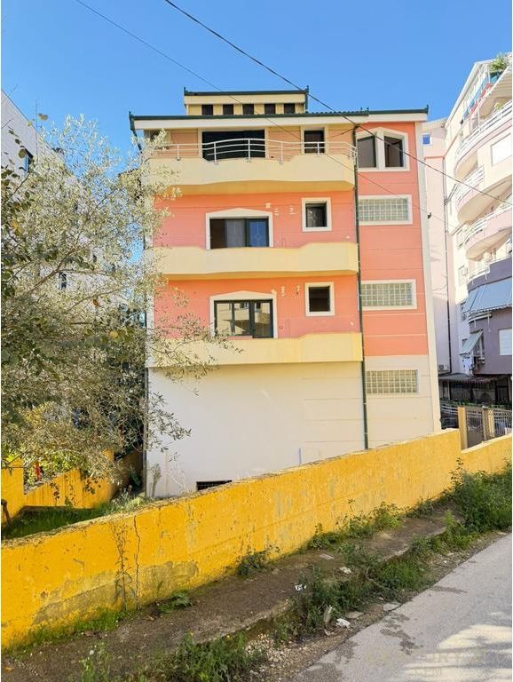 FOUR-STORY VILLA FOR RENT NEAR THE ZOOLOGICAL GARDEN! 2,500 € /Month