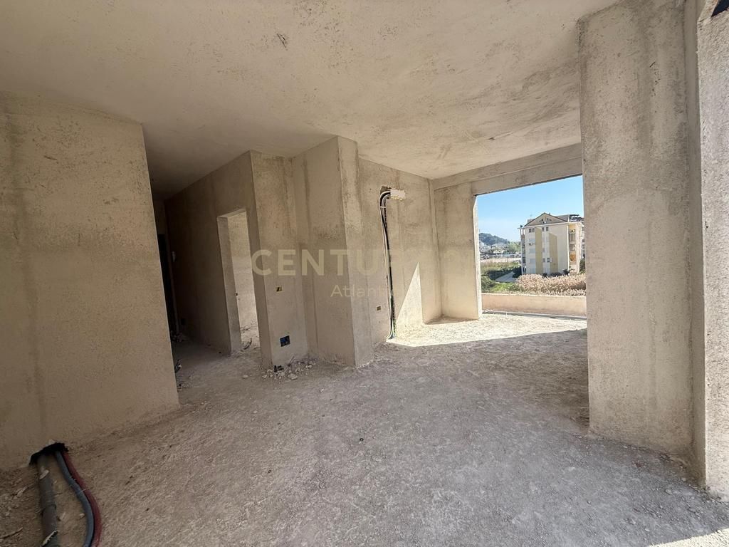 Apartament 1+1 Për Shitje në Golem!