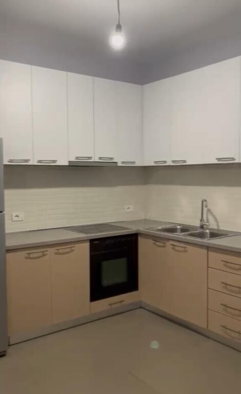 Rent | Apartament 2 + 1+2+Ballkon | Yzberisht | 450 €/month