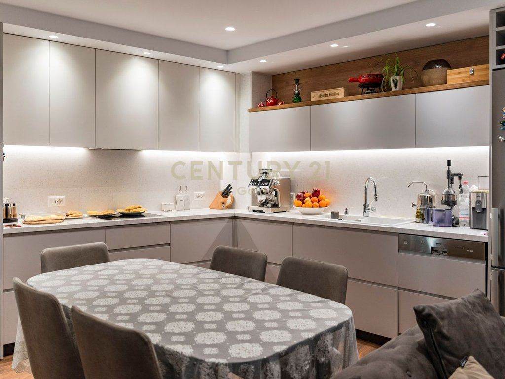 Luxury Apartment for Rent in the Heart of Tirana – Barrikadave Street, near Skënderbej Square 1,500 € /Month