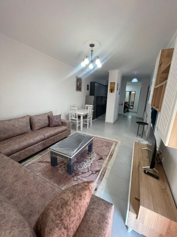 Jepet me qera 2+1+2,📍Rruga Sadaudin Bekteshi, në fund të Rrugës 5 Maji