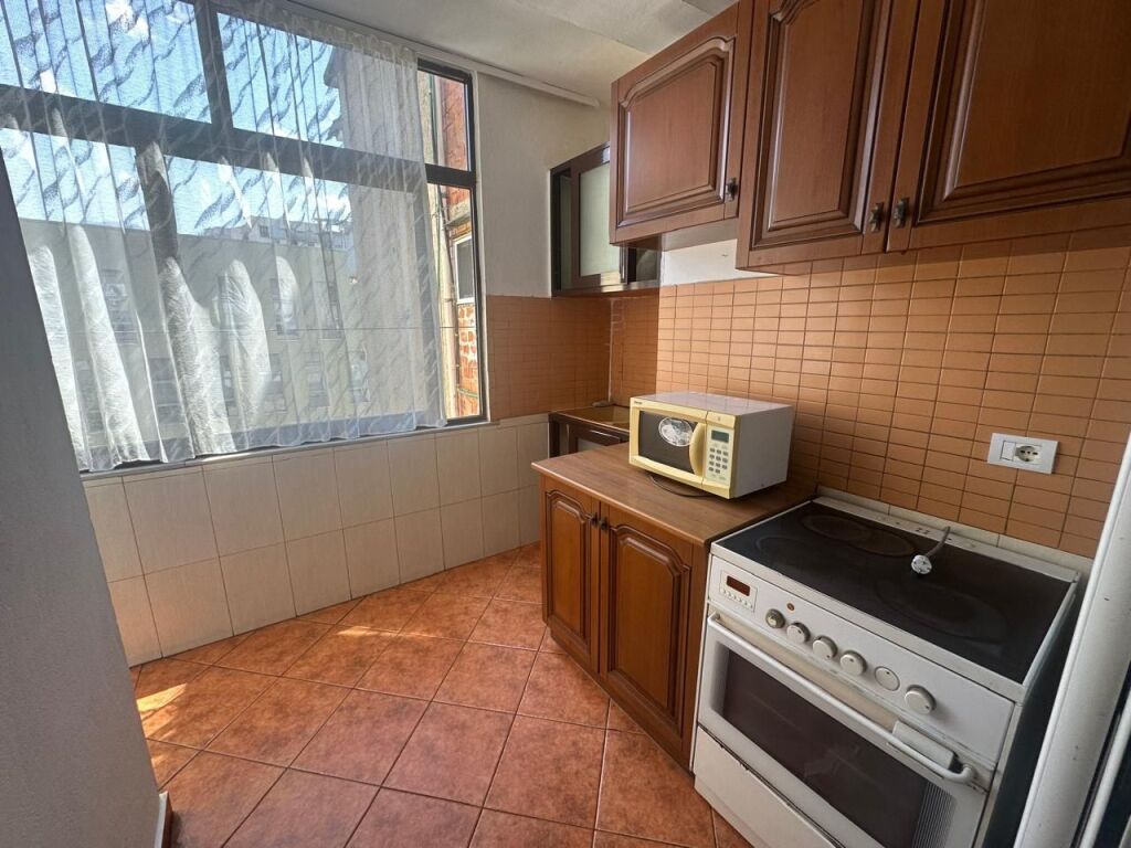 🏢Barricades Street apartment 2+1, furnished, 60,000 Leke for rent