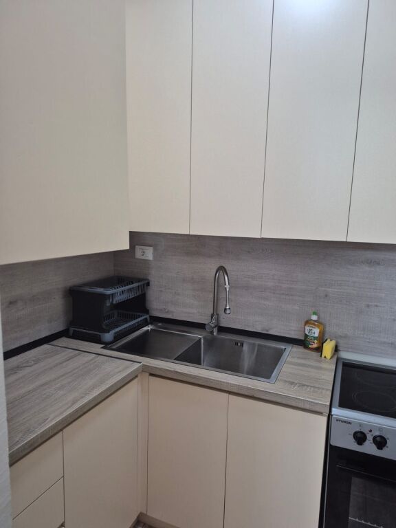 1+1, 5th floor without elevator, commune of Parisit, 450 thousand lek