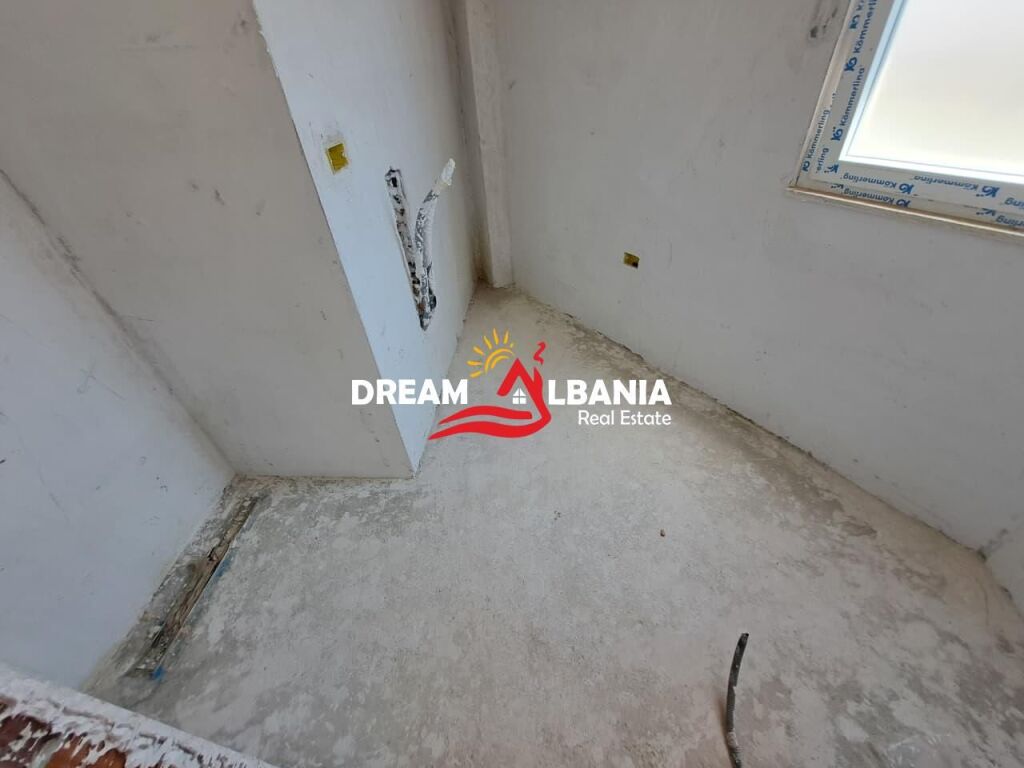 Apartament 2+1 ne shitje tek liqeni I thate prane Radisson Hotel ne Tirane (ID 5121001)
