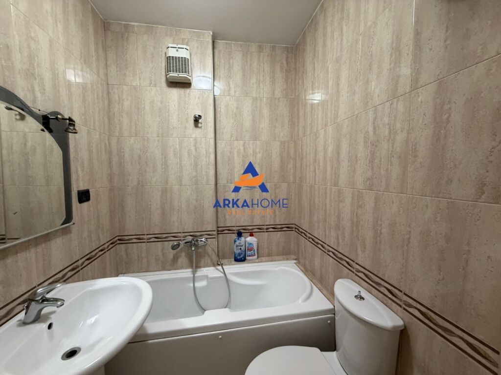 APPARTAMENTO IN AFFITTO 2+1+BALCONE "VIA QEMAL STAFA, DI FRONTE ALL'UFFICIO DEL PROCURATORE" 1000 EURO
