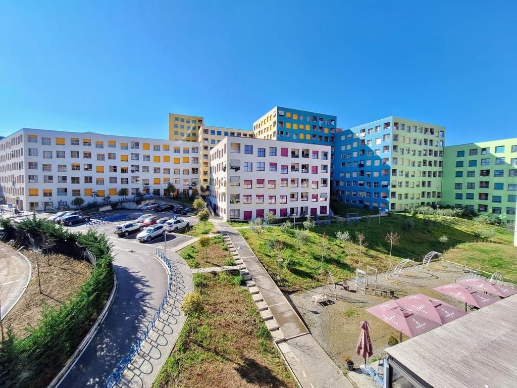 Ali Demi, Mangalem Complex 21 - For Rent 2+1+2 Modern