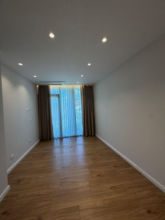 🏢 LOCALE UFFICIO IN AFFITTO – VISTA LAGO