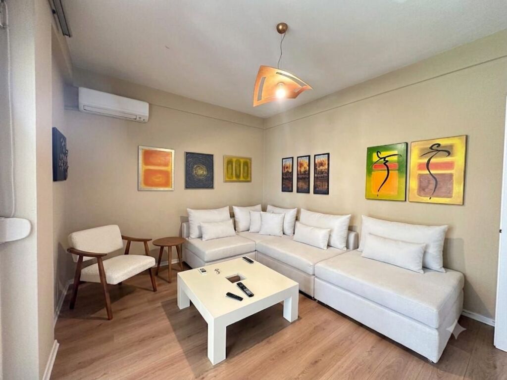 APARTMENT 2+1+2 FOR RENT FULLY FURNISHED, NEAR VASIL SHANTO  650 EURO