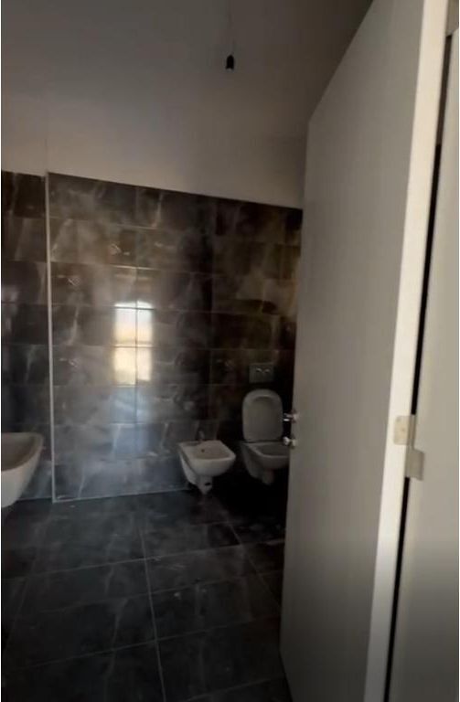 ULET CMIMI Apartament 2+1+2 Për Shitje 📍 Bulevardi i Ri, Tiranë