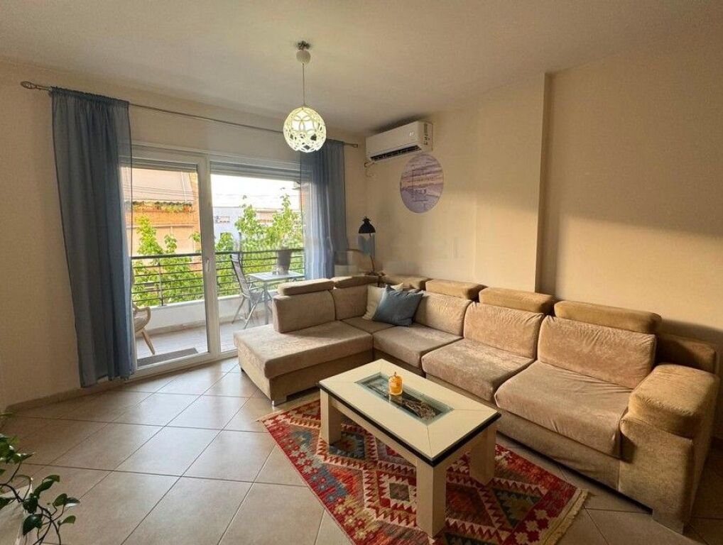 APARTAMENT 3+1 PER QIRA TEK ISH RESTORANT DURRESI