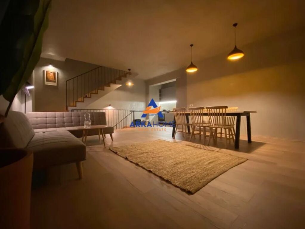 AFFITTASI APPARTAMENTO DUPLEX DI LUSSO 2+1 DUPLEX + VERANDA "KODRA E DIELLIT 2" 1200 EURO