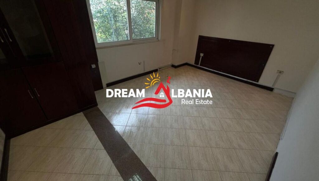 Appartamento in vendita a Mine Peza vicino alla Procura 3+1 (ID4131506)
