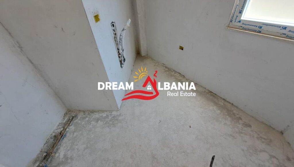 Appartamento 2+1 in vendita vicino al lago secco presso Radisson Hotel a Tirana (ID 5121001)