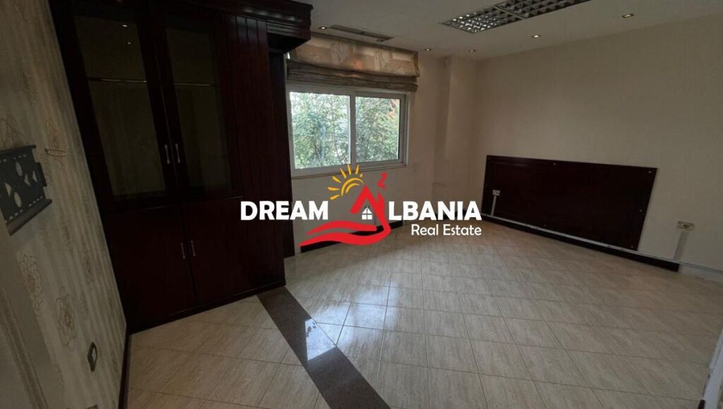 Appartamento in vendita a Mine Peza vicino alla Procura 3+1 (ID4131506)
