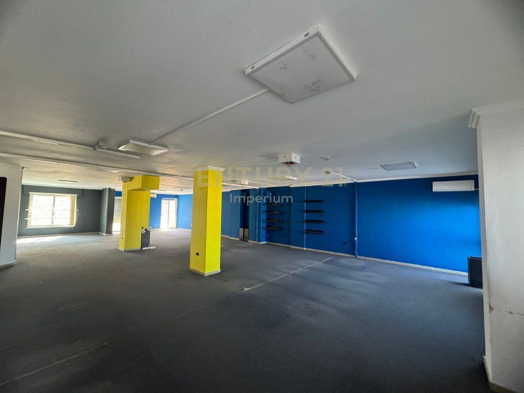 Open Space Environment 585 m² for Rent – Globe