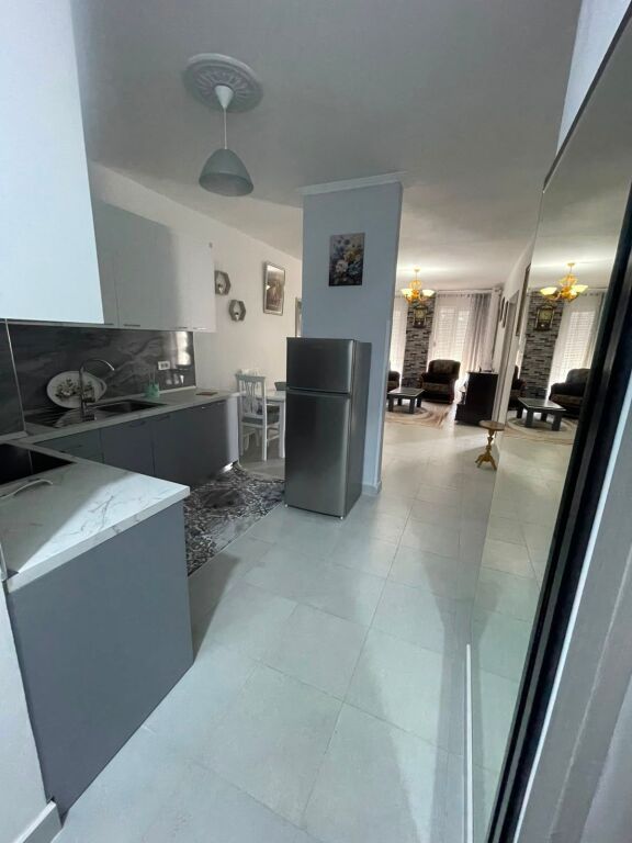 Jepet me qera 2+1+2,📍Rruga Sadaudin Bekteshi, në fund të Rrugës 5 Maji