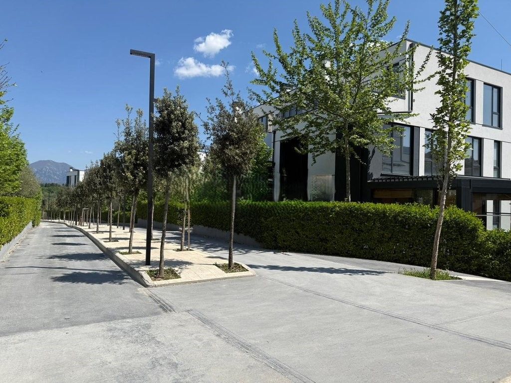 APARTMENT 3+1+2+PARKING SPACE FOR RENT, "FOREST RESIDENCE", DRY LAKE!