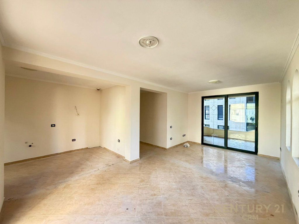 FOUR-STORY VILLA FOR RENT NEAR THE ZOOLOGICAL GARDEN! 2,500 € /Month