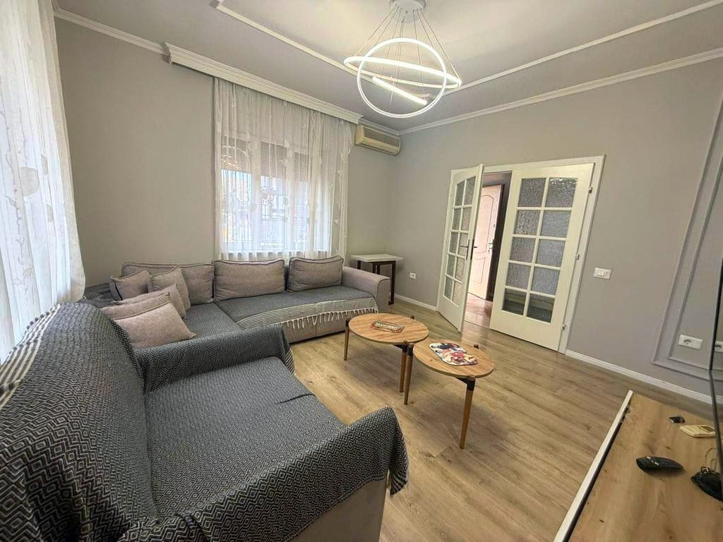 Apartment 1+1 + Parking space for rent near Medreseja