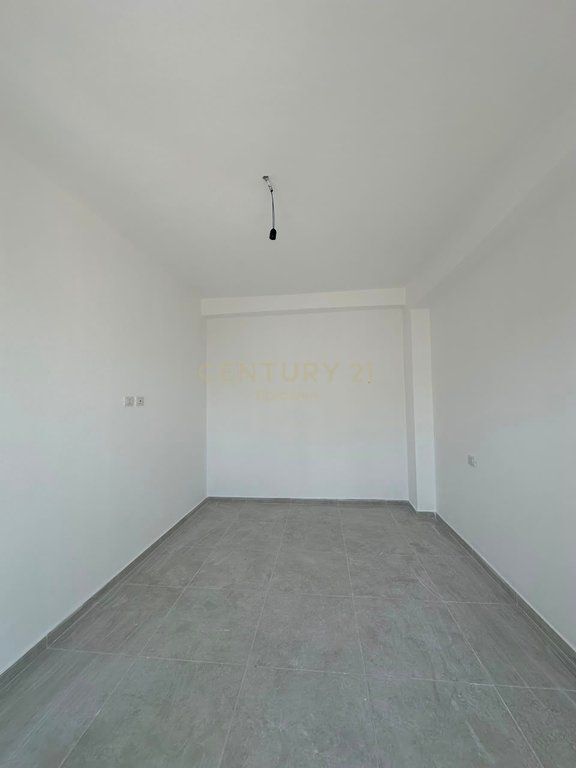 Apartament 1+1 për shitje në Malin e Robit !