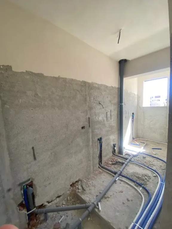FILLUAN SHITJET! APARTAMENT 1+1 PRANE STADIUMIT (DURRES)