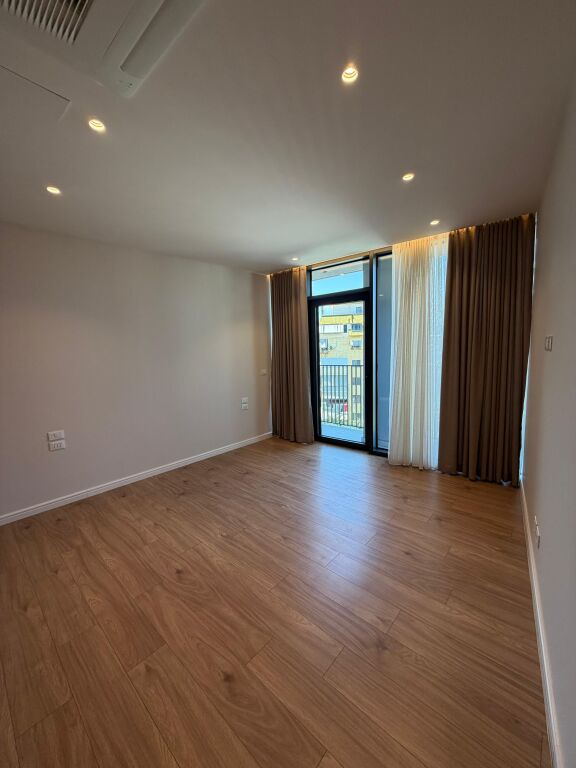 🏢 LOCALE UFFICIO IN AFFITTO – VISTA LAGO