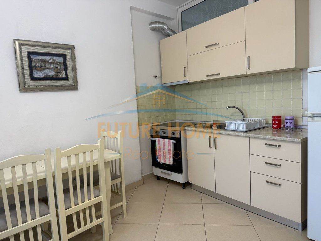 Qera, Apartament 2+1, 21 Dhjetori
