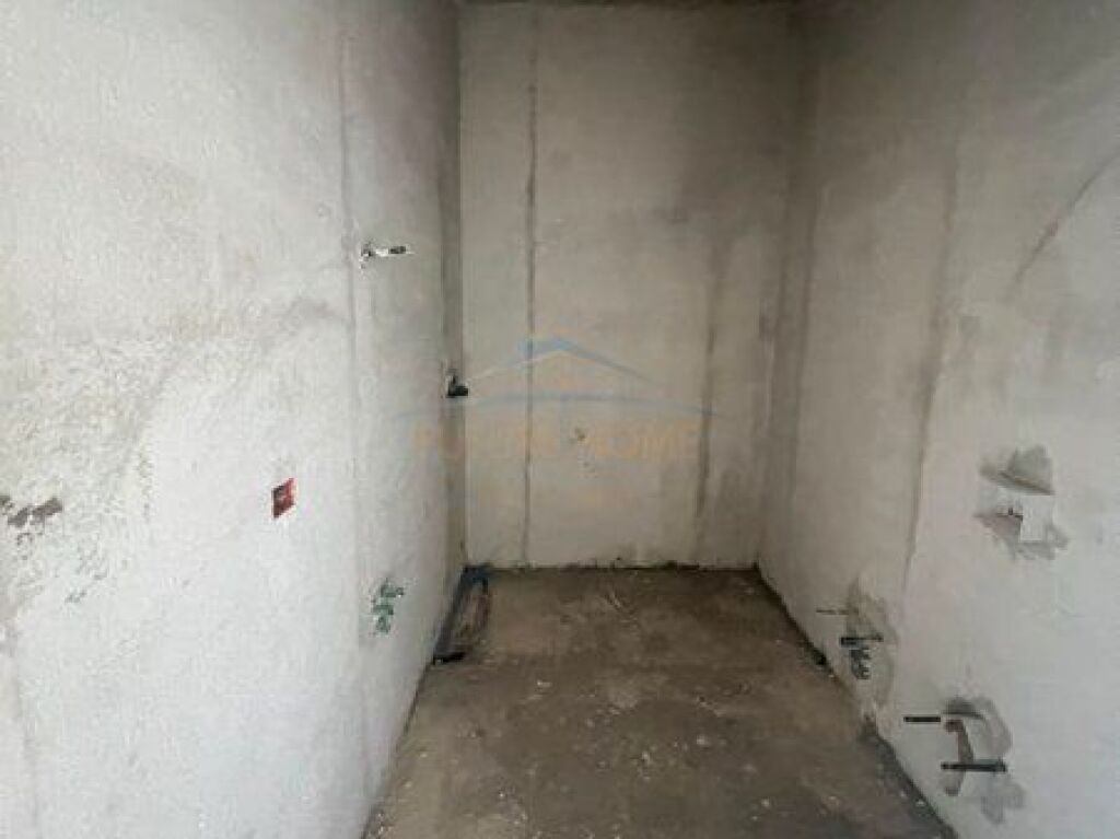 In vendita, Villa adiacente, Residenza CUCI 3, Tirana