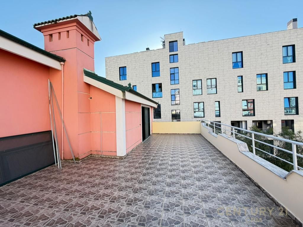 FOUR-STORY VILLA FOR RENT NEAR THE ZOOLOGICAL GARDEN! 2,500 € /Month