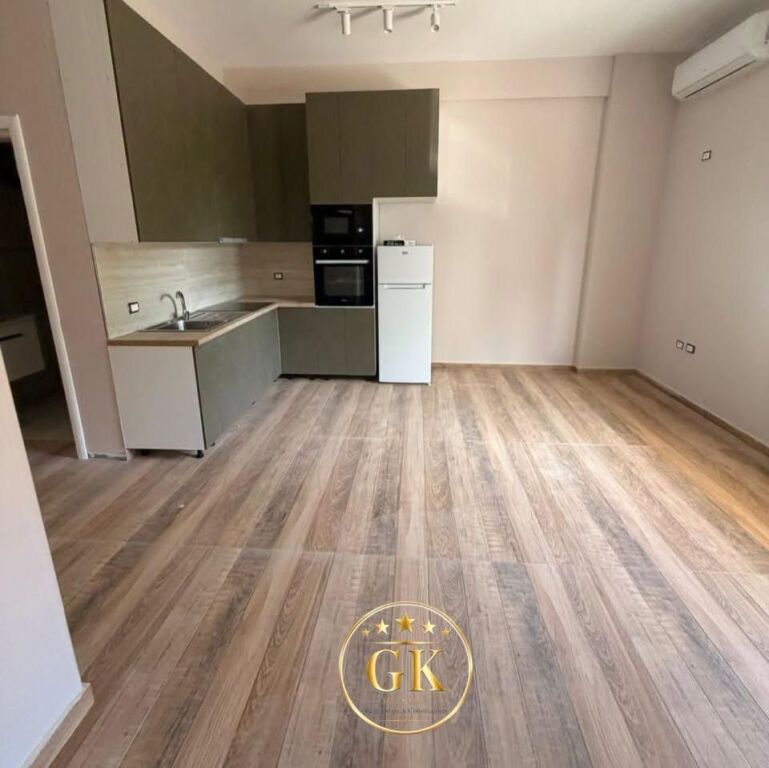 🏡 Stazione di servizio in vendita    📍 Posizione: Shkembi Kavajes