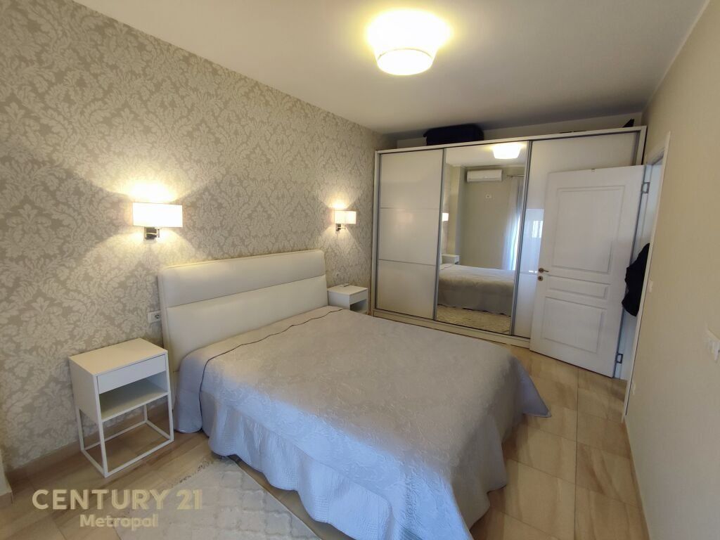 Apartament per qira 1+1, ne kompleksin Panorama