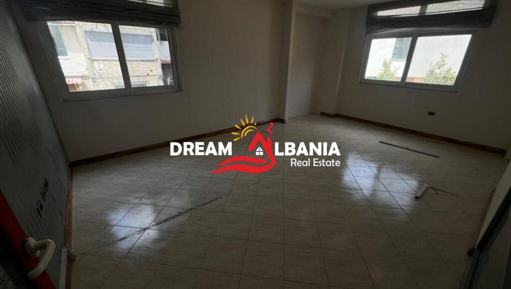 Appartamento in vendita a Mine Peza vicino alla Procura 3+1 (ID4131506)
