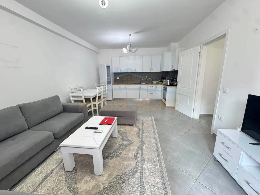 Qera, Apartament 2+1+2, Vila L 2, Unaza e Re 600 €