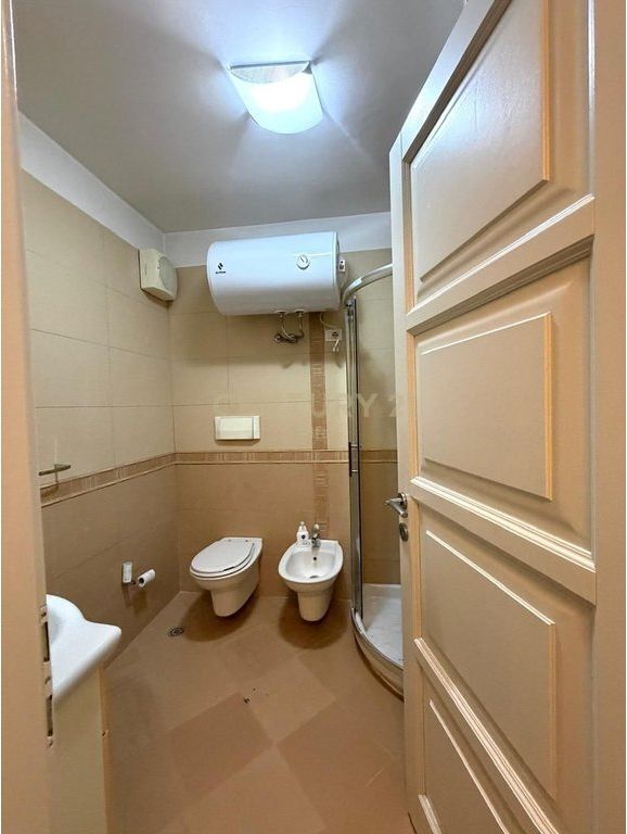 **Duplex 3+1 con veranda in vendita a Myslym Shyri**