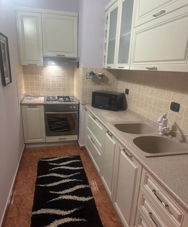 Rent | Apartament 2 + 1 | Rruga e Durrësit | 550 €/month