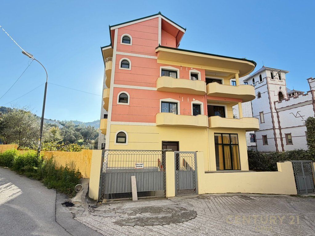 FOUR-STORY VILLA FOR RENT NEAR THE ZOOLOGICAL GARDEN! 2,500 € /Month