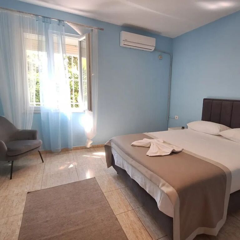 PRIVATE HOUSE FOR RENT - TIRANA, 21DHJETORI