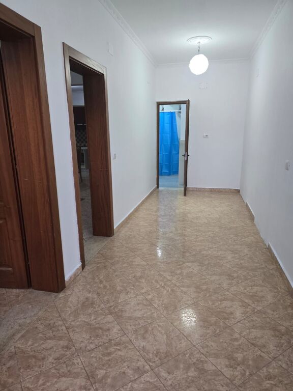 Affittasi parte di casa privata 1+1 a Vilat Amerikane/ via 3 Vellezerit Kondi