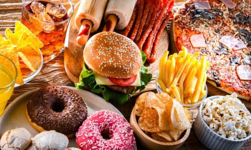 Fast Food Business for Sale in Astir – Main Street, 220 m² with Veranda, Consolidated Turnover