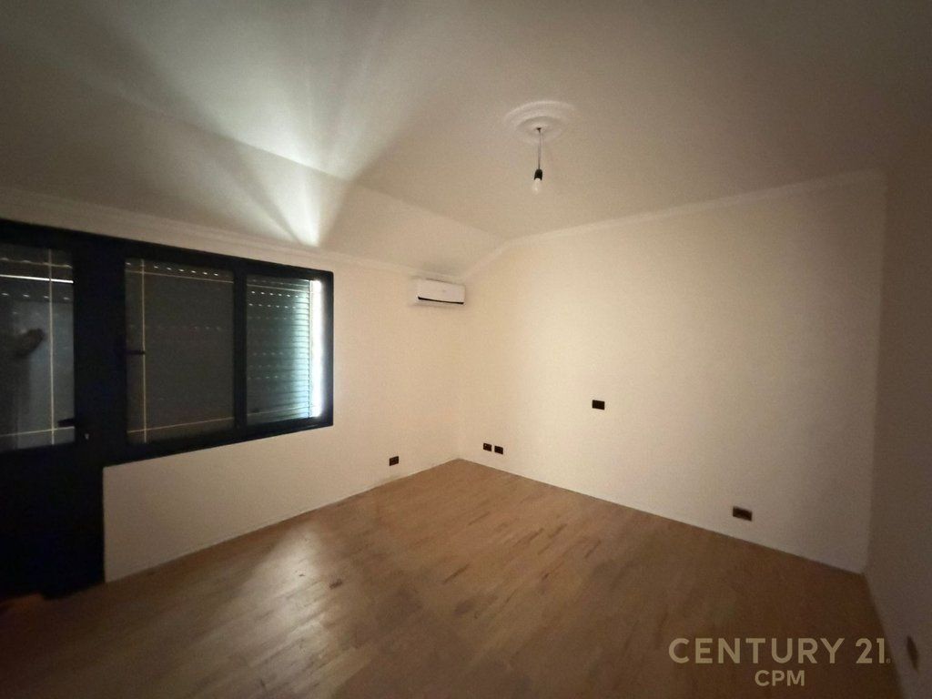 FOUR-STORY VILLA FOR RENT NEAR THE ZOOLOGICAL GARDEN! 2,500 € /Month