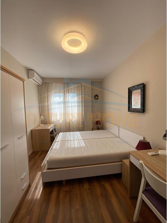 For sale 2+1+2 , Mine Peza Street. UNA67077
