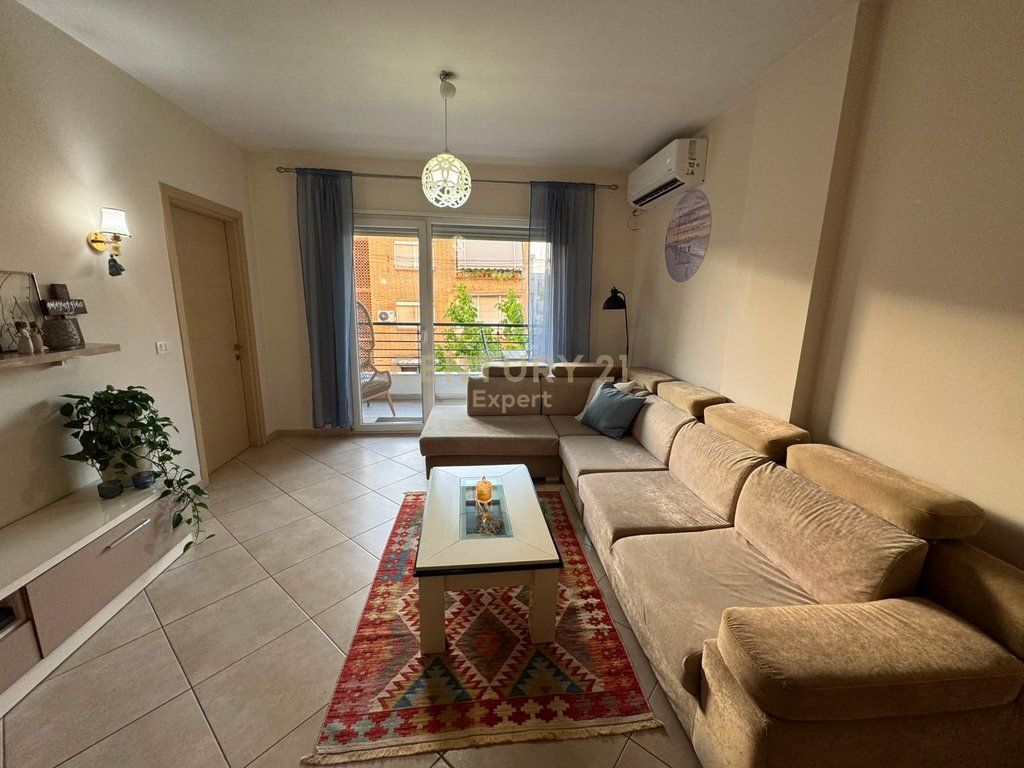 APARTAMENT 3+1 PER QIRA TEK ISH RESTORANT DURRESI 750 € /Muaj