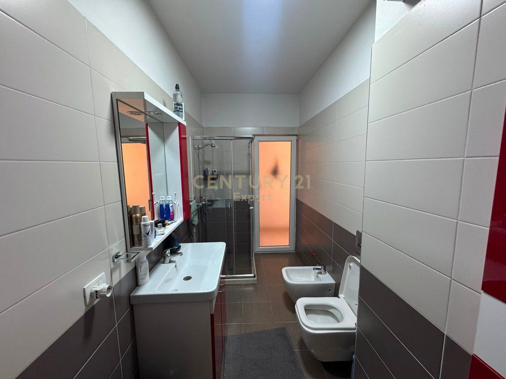 APARTAMENT 3+1 PER QIRA TEK ISH RESTORANT DURRESI 750 € /Muaj