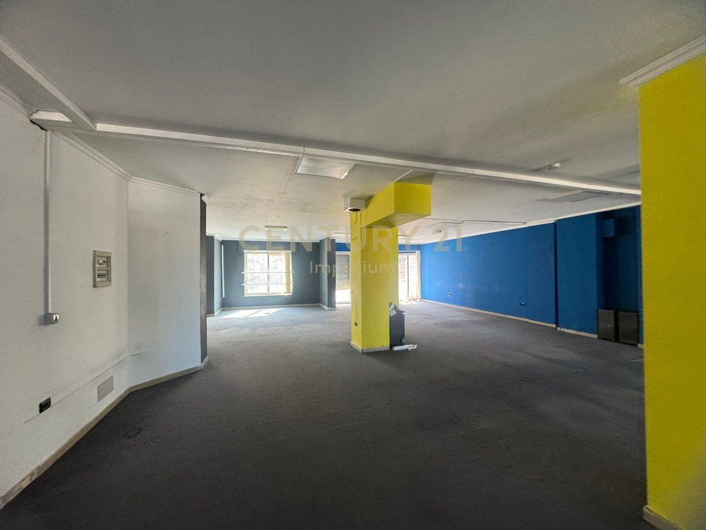 Open Space Environment 585 m² for Rent – Globe