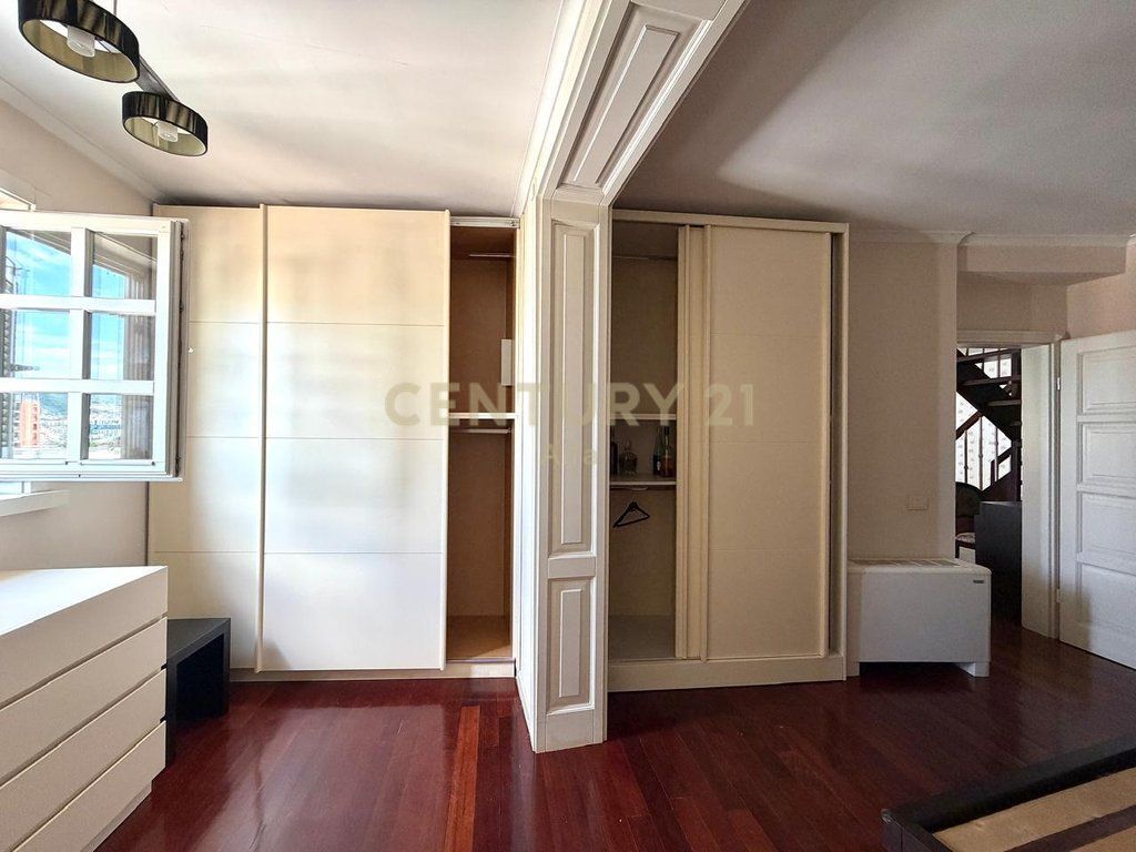 **Duplex 3+1 con veranda in vendita a Myslym Shyri**