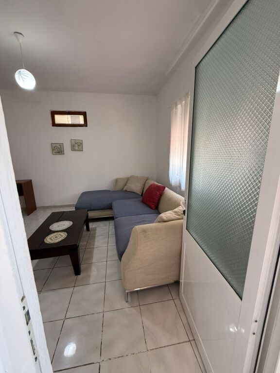 Qera | Shtëpi private e vecuar | Selvia | 45@ €/muaj