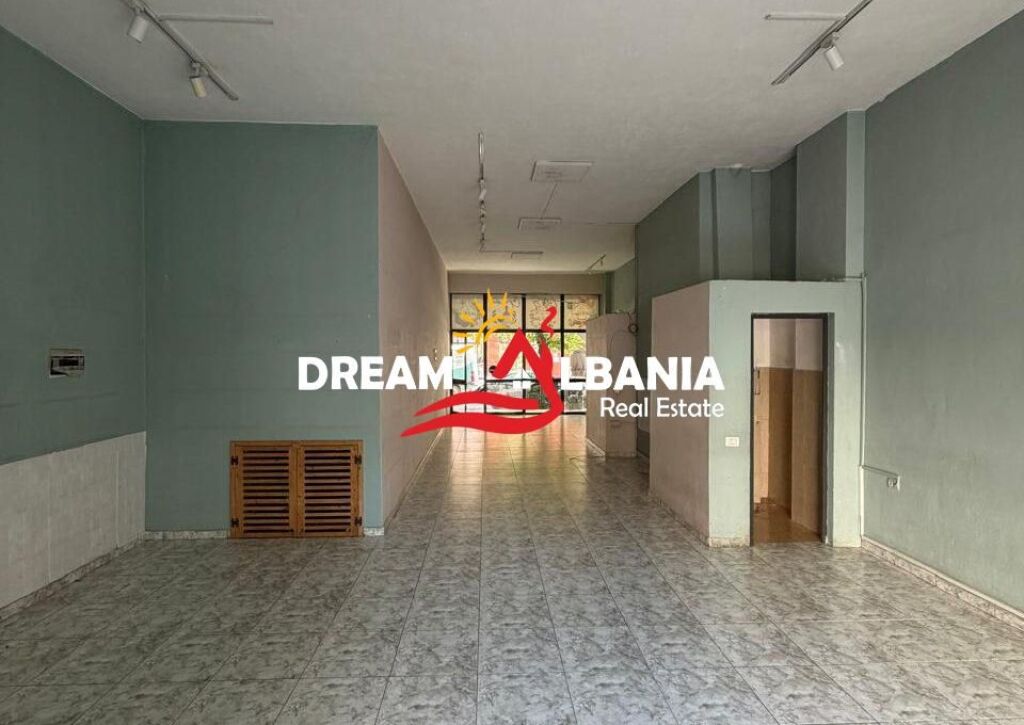 Jepet me Qira Dyqan ne zonen e 5 Maj, Tirane (42711183)
